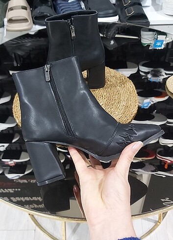 Yeni Sezon 36,37,37,38 Numara Mevcut 