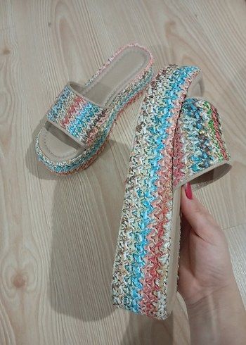 40 Beden Renkli hadır Kadın Dolgu Topuk Terlik