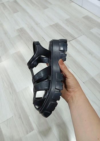 36 Beden siyah Renk Siyah Sandalet 36,40 Numarası Mevcuttur