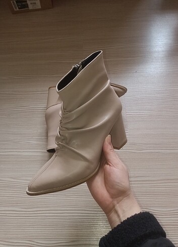 Yeni Sezon 38, 38 Numara Mevcut 