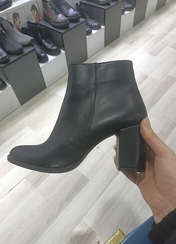 39 Beden siyah Renk Yeni Sezon