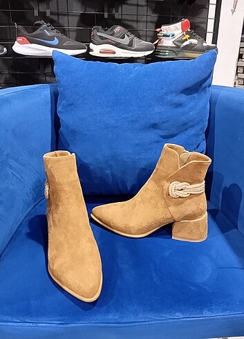 36 Beden Yeni Sezon 36,37,38,39,39,40 Numara Mevcut