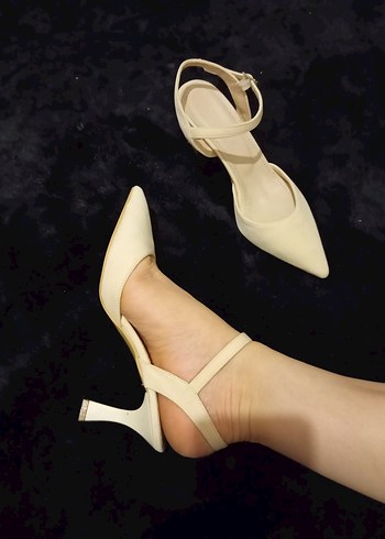 Diğer Bej Stiletto Topuklu Kadın Ayakkabı