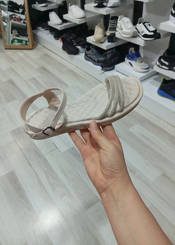 37 Beden ten rengi Renk Bej Renkli Minimalist Sandalet