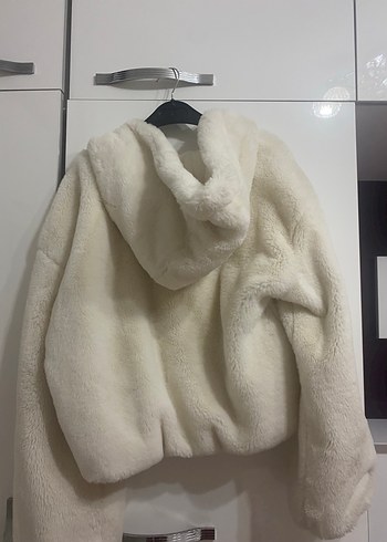 Bershka Beyaz Peluş Kadın Ceket