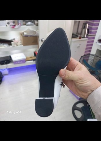 Beyaz Kadın Blok Topuklu Bot - Görsel 2