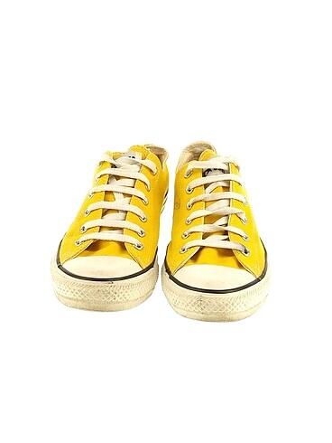 40 Beden Converse Spor Ayakkabı %70 İndirimli.