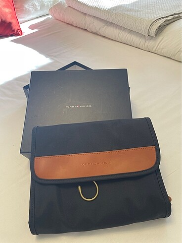 Tommy Hilfiger seyahat seti
