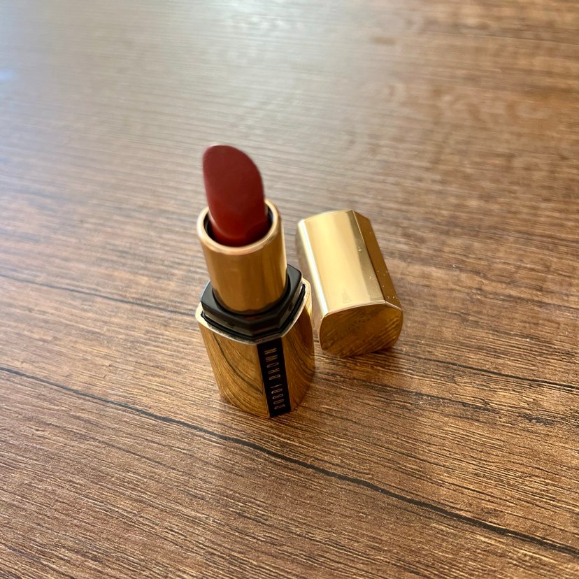 Bobbi Brown Luxe Lipstick Saten Bitişli Ruj - Görsel 2
