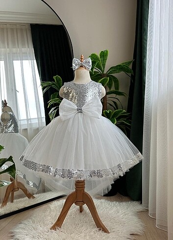 Kız çocuk kostüm ve kostümle uyumlu parti seti