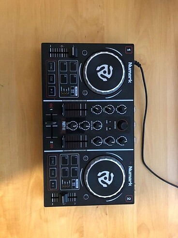 Numark party mix dj turntable