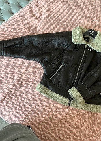 Pull and Bear Kürklü Siyah Deri Kadın Ceket