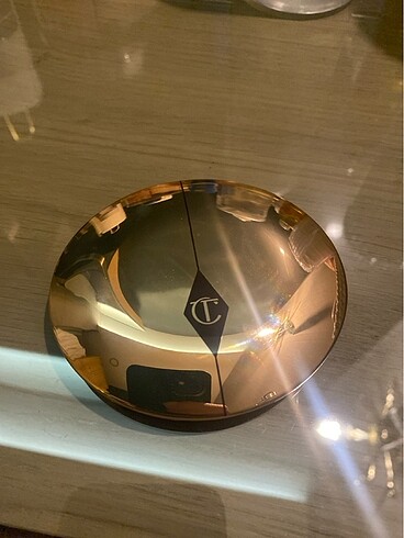 Charlotte tilbury pudra
