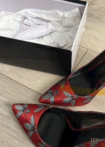 Nine West Kırmızı Baskılı Stiletto