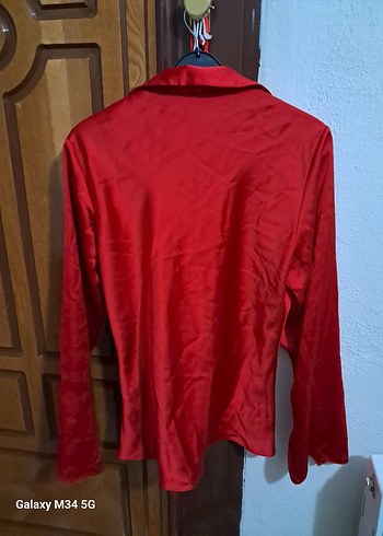 Parlak Kırmızı Kadın Saten Gömlek - Görsel 4