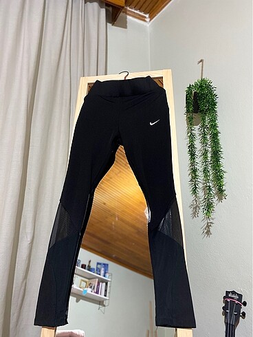 nike tayt