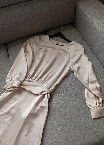 s Beden ten rengi Renk #H&m #elbise #satenelbise