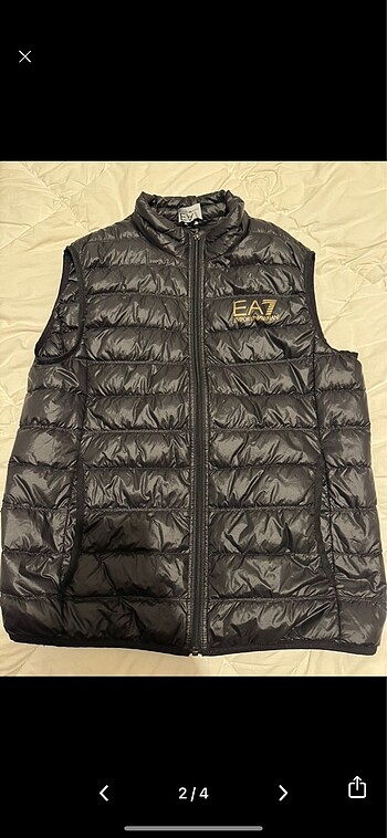 EA7 yelek