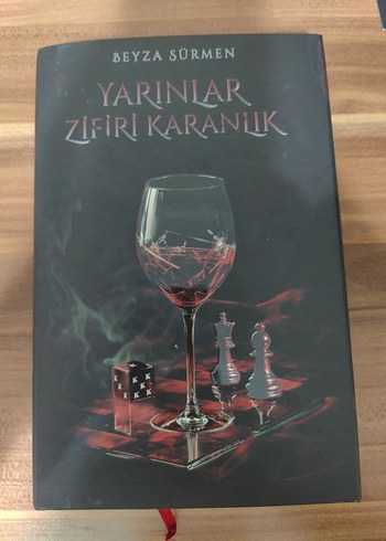 Yarınlar Zifiri Karanlık - Beyza Sürmen