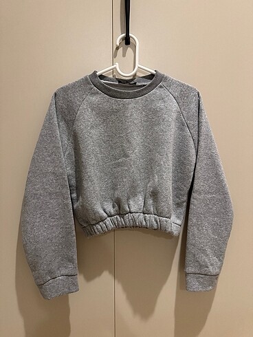 Trendyol & Milla Crop model sweatshirt