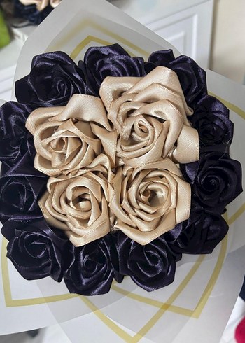 Rosmina el yapımı solmayan kurdele gül buketi
15'li Mini - Görsel 3