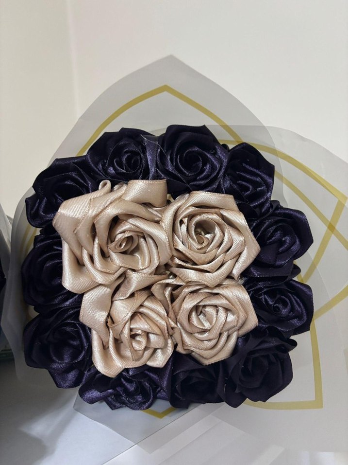 Rosmina el yapımı solmayan kurdele gül buketi
15'li Mini - Görsel 2