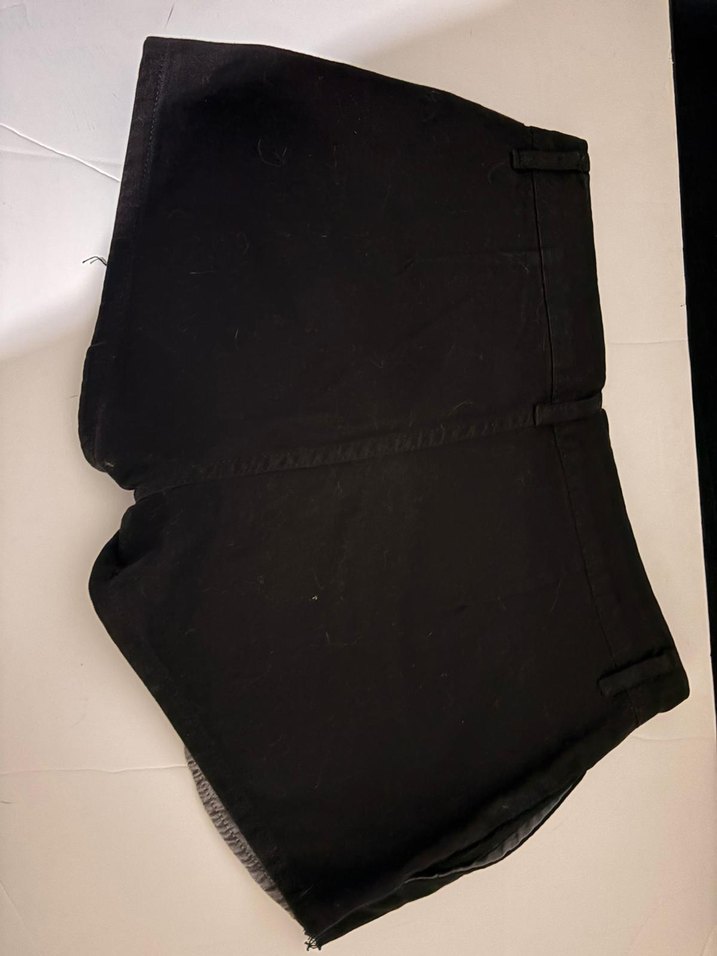 Siyah Etek Görünümlü Midi Şort - Görsel 2