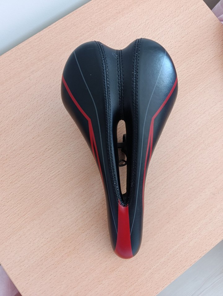 Kırmızı-Siyah Bebek Bisiklet Sele - Görsel 2