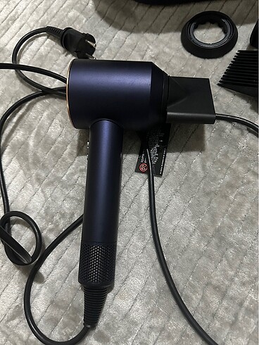  Beden Dyson Supersonic Saç Kurutma Makinesi