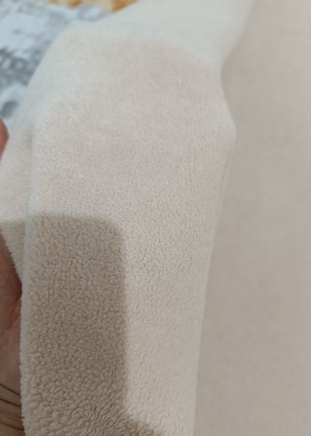 Bej düz Yatak Örtüsü polar toplam fiyattır iki defolu - Görsel 3