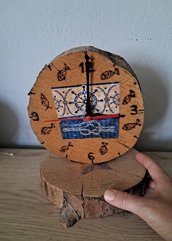 Mavi Desenli Ahşap Masa Saati
