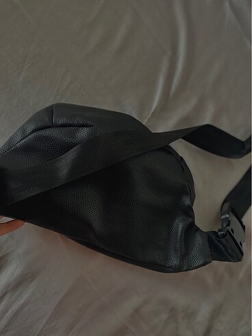  Beden siyah Renk Siyah deri çapraz bağlamalı çanta