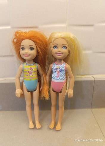 Barbie ve Chelsea Tatilde Bebekleri 