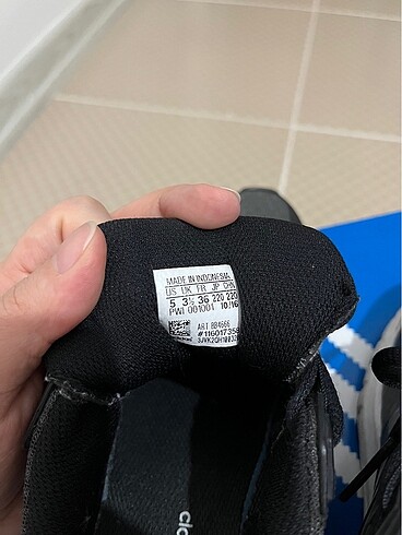 36 Beden Adidas yürüyüş ayakkabısı