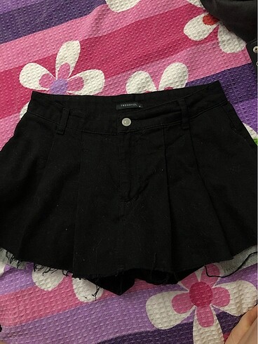Trendyol & Milla mini sort etek