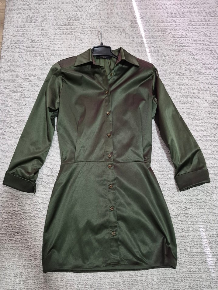 BSL düğmeli V Yakalı Saten Kadın Elbise - Görsel 2