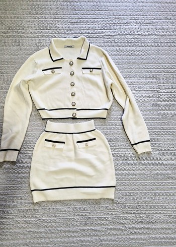 Krem düğme detaylı triko takımı - Görsel 5