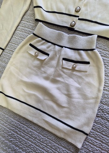Krem düğme detaylı triko takımı - Görsel 6