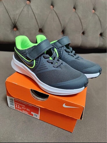 Nike star runner