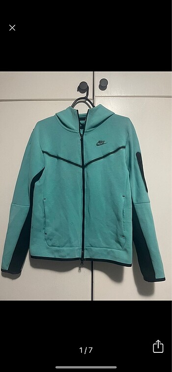 Nike Tech Fleece su yesili