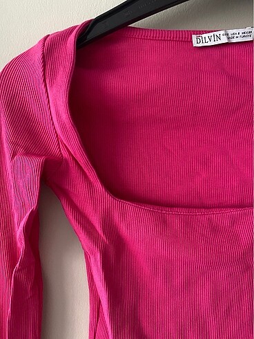 Dilvin Dilvin kare yana crop bluz fuşya