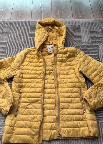 Mavi Jeans Sarı Kapüşonlu Kadın Mont