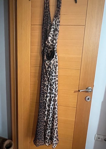 Leopar Desenli Drapeli Uzun Elbise - Görsel 3