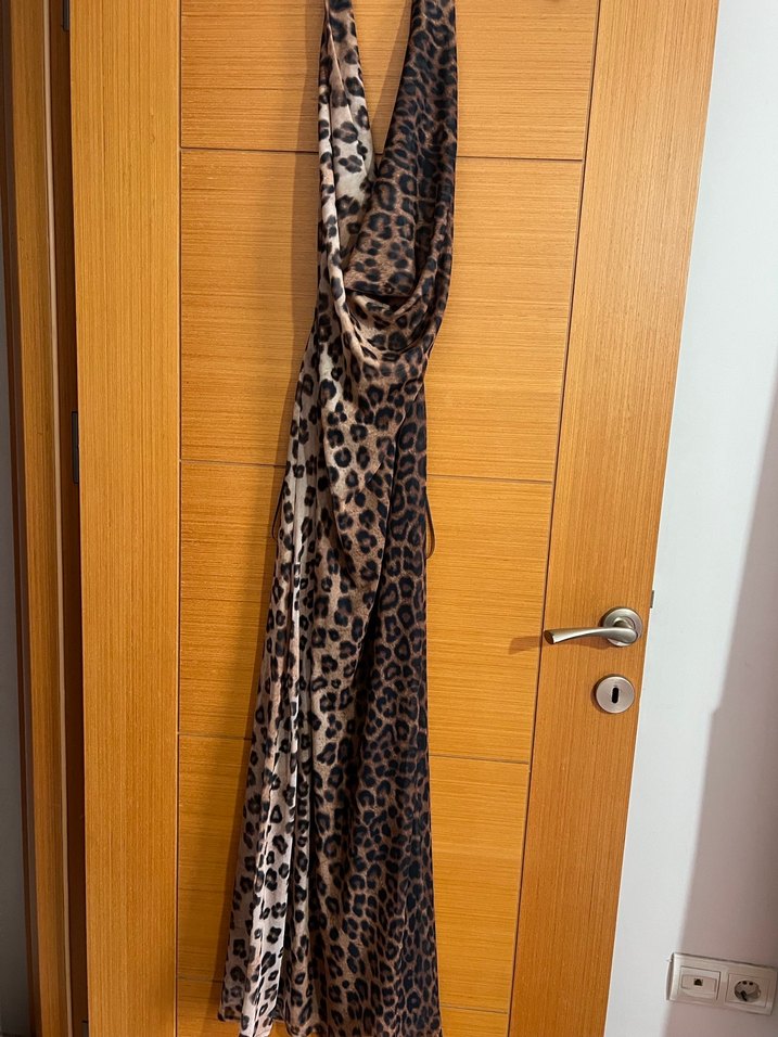 Leopar Desenli Drapeli Uzun Elbise - Görsel 2