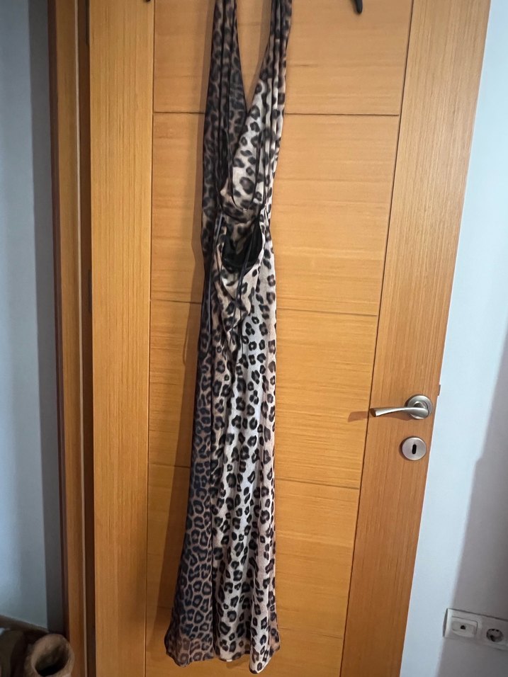 Leopar Desenli Drapeli Uzun Elbise - Görsel 3