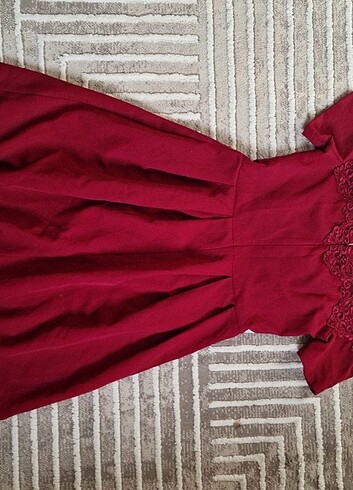 Kırmızı Elbise - Görsel 2