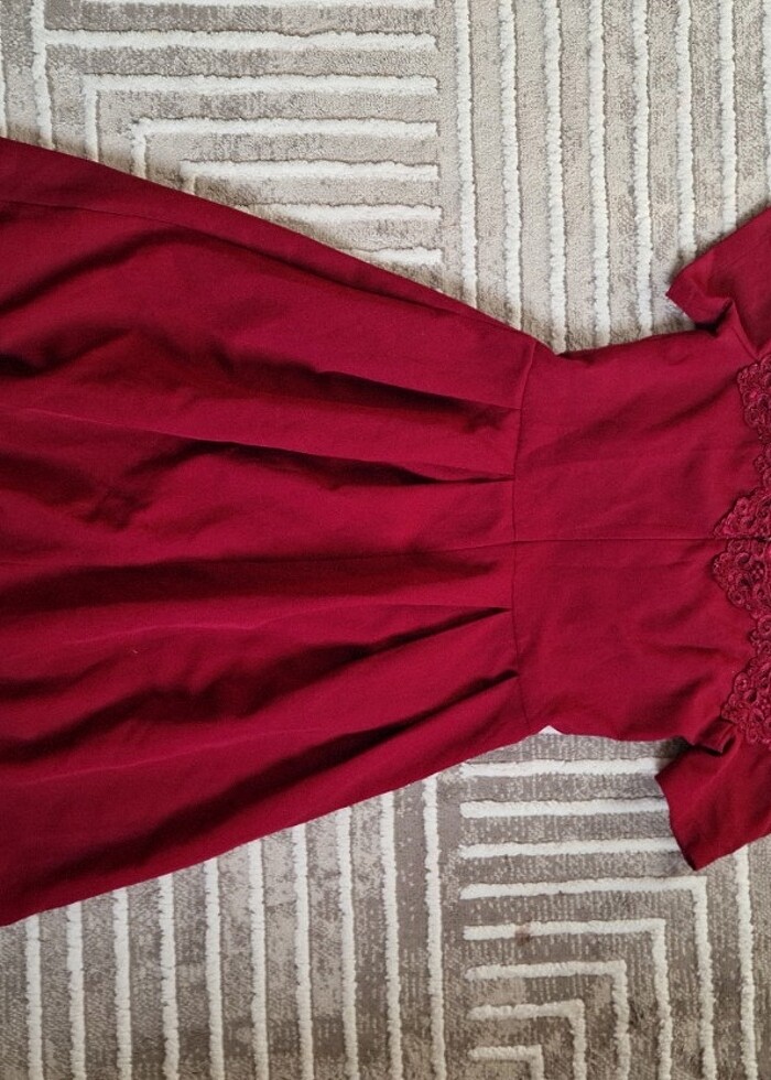 Kırmızı Elbise - Görsel 2