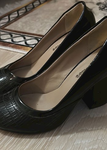 Siyah Yılan Desenli Bağcıklı Stiletto - Görsel 4