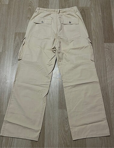 Bershka Bershka Medium Rise Cargo Straight 42