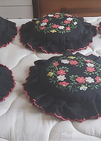 Yuvarlak, Kabartma Boyama, 6 Adet Koltuk Kırlenti..